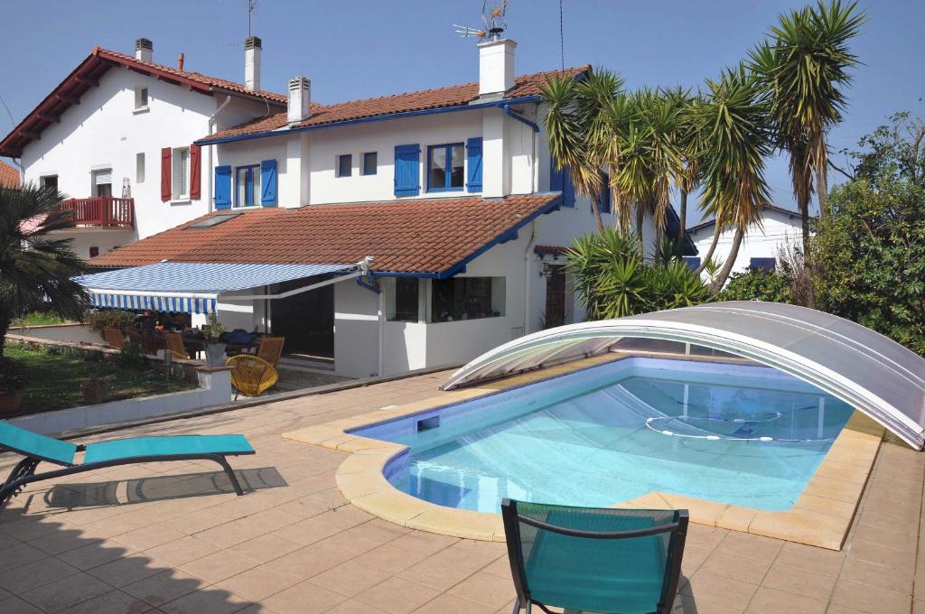 Villa avec piscine a Hendaye