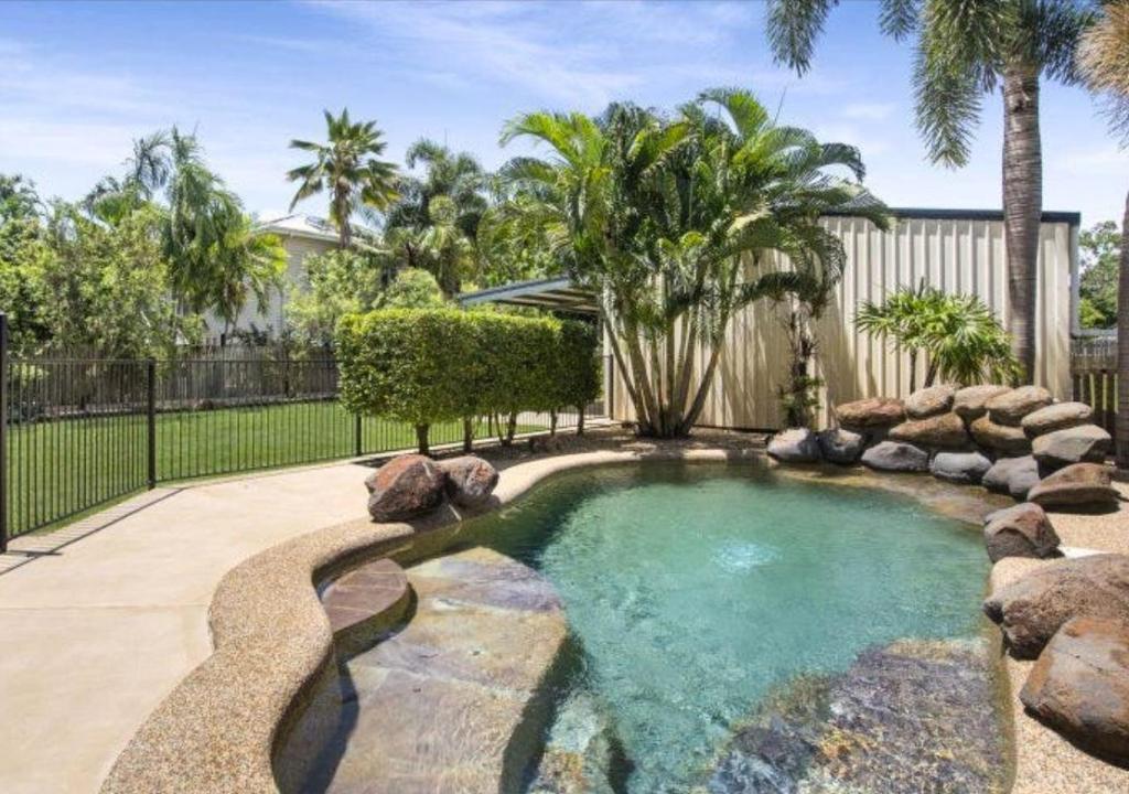 V8s - Townsville - On the Track- Entire House