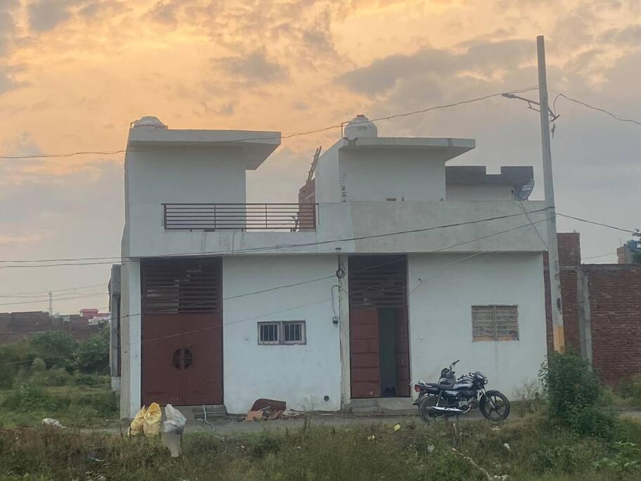 Indipendent house in Sultanwind
