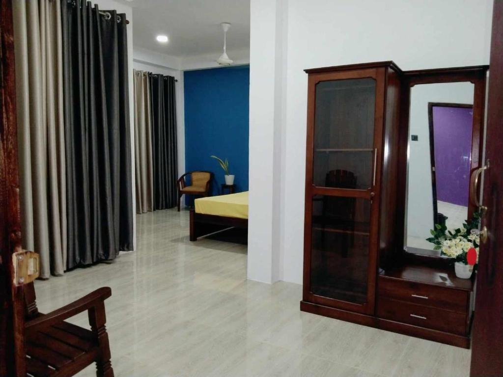 Leo Breeze Apartments