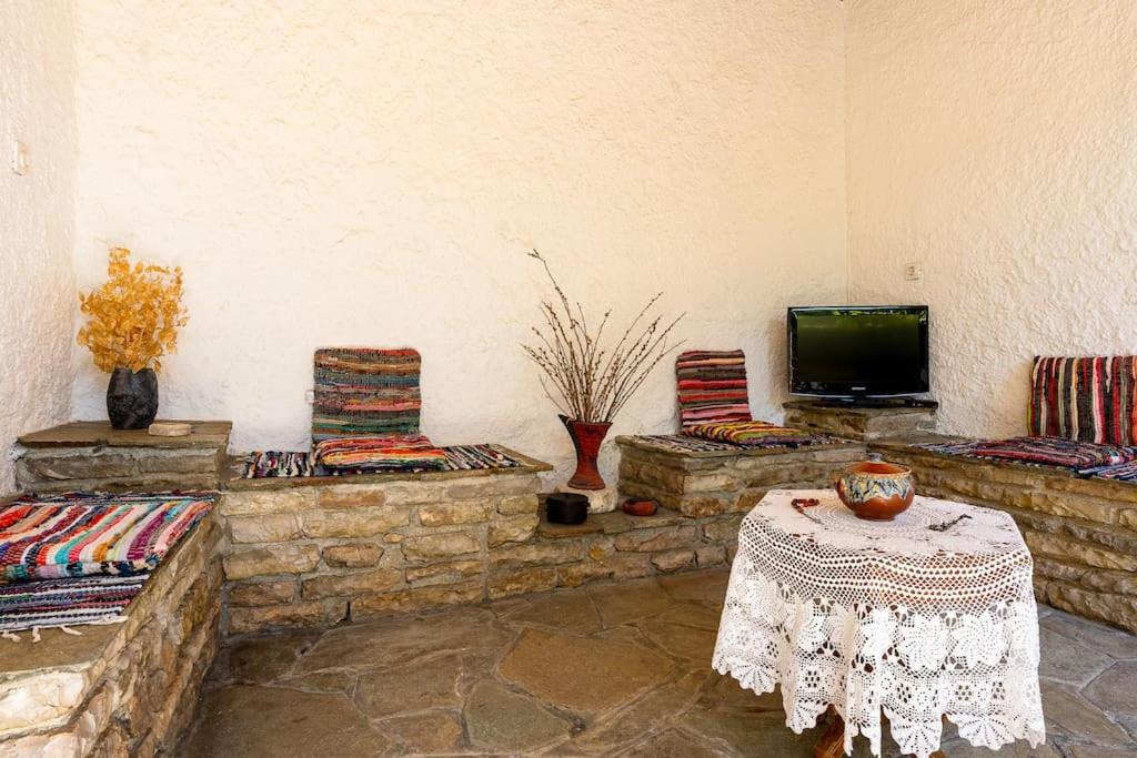Monodendri Vintage House