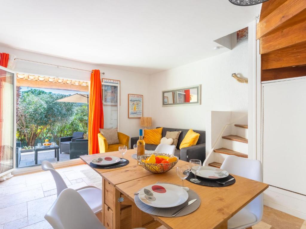 Holiday Home Le Hameau de Gassin by Interhome