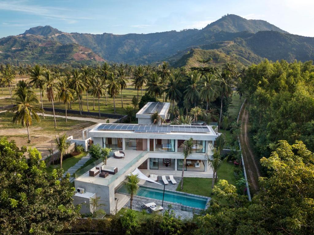 Villa Selong Belanak - Private Beach Access