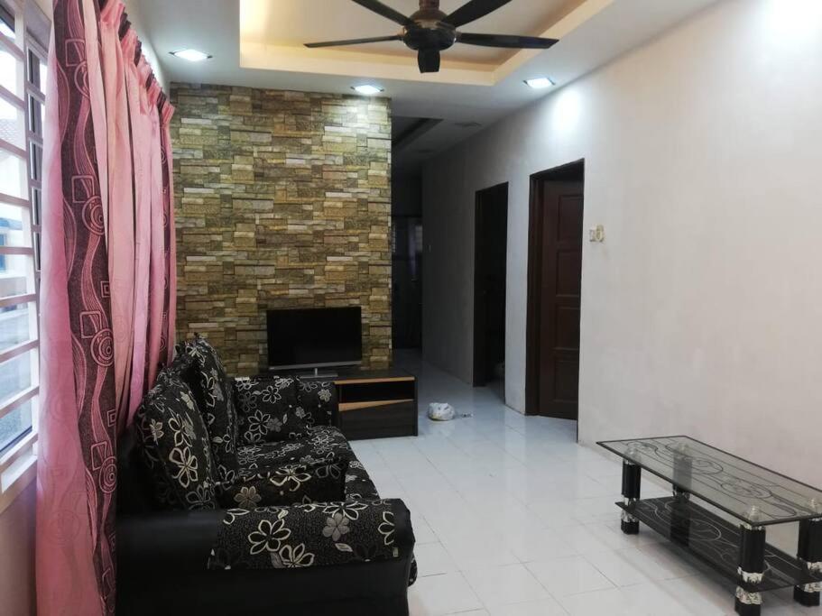 D'Haja 56 KLIA SEPANG with 3 AIRCONDS & FREE Wi-Fi