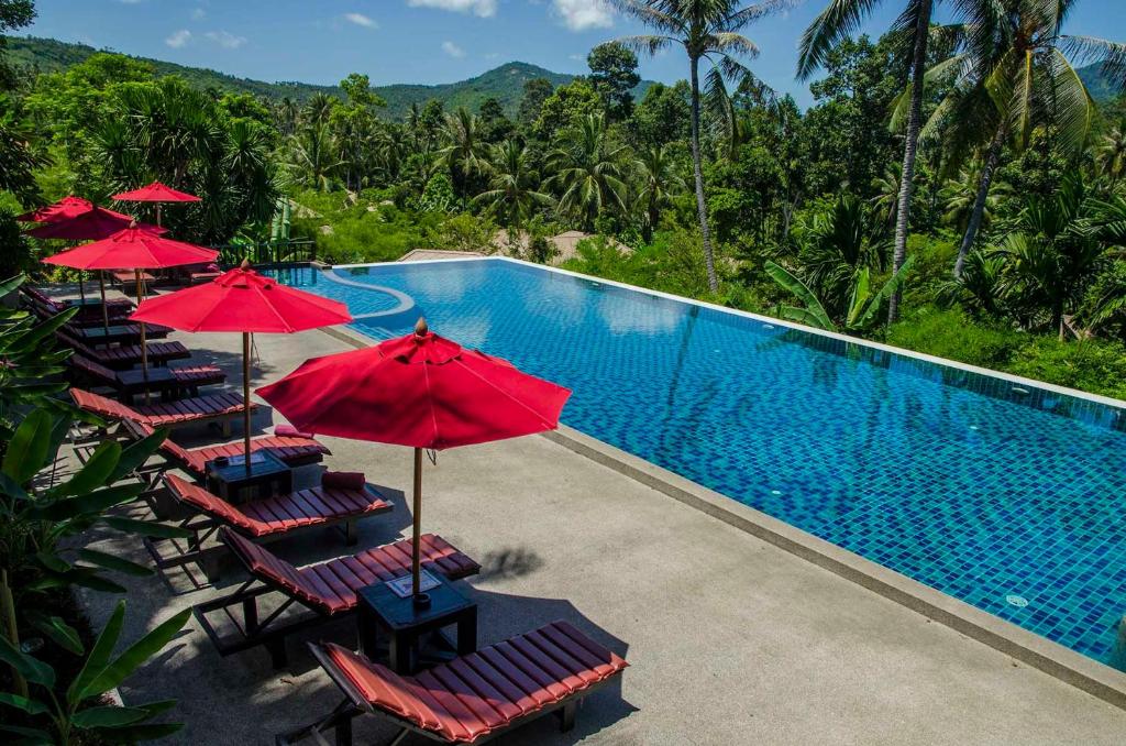 Large 4 bed villa short walk to Maenam beach
