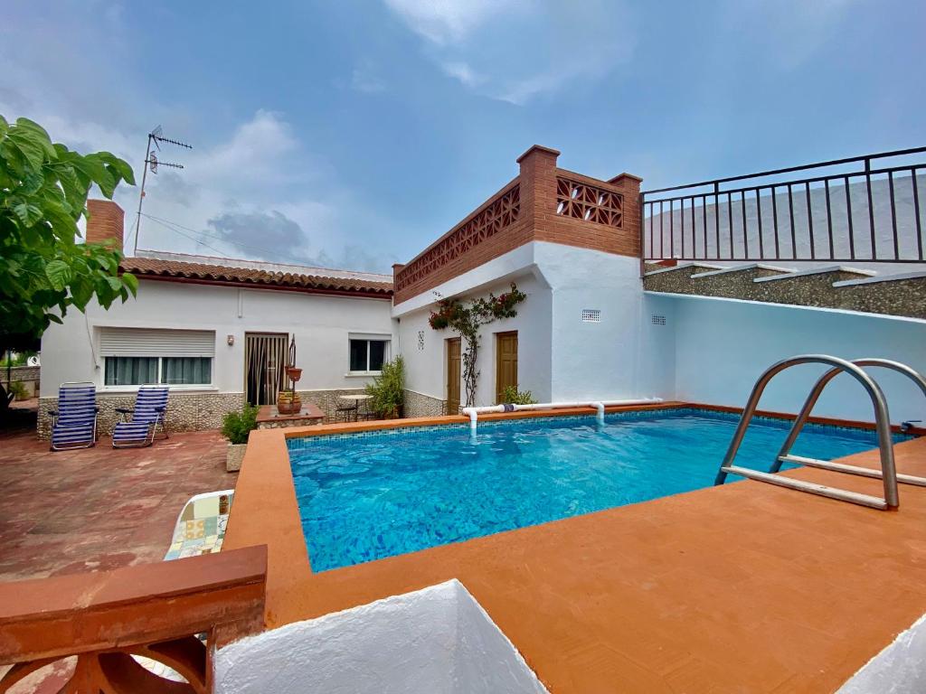 Elga Carob Holidays House by HLCLUB Agency