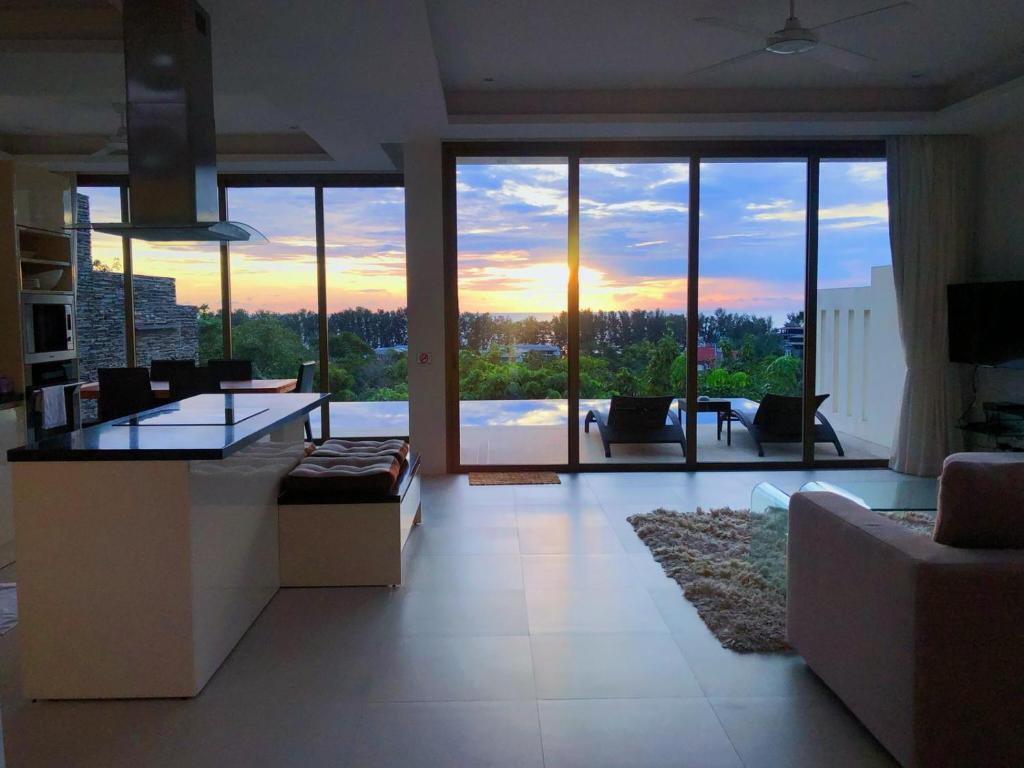 Seaview Hilltop Wow 2br 250sqm Pool Villa Naithon Beach
