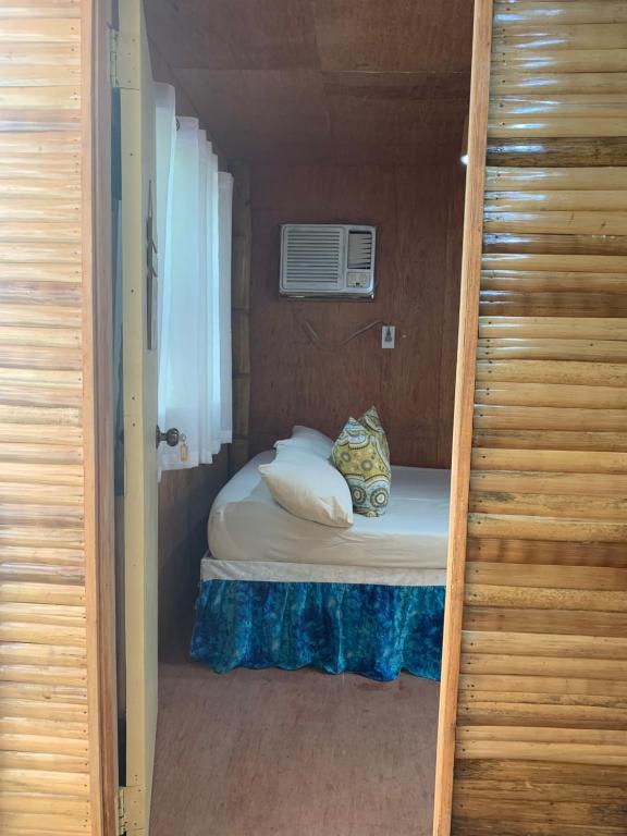 Solo Bamboo house in the heart of the city