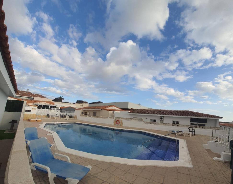 Apartamento con piscina en Aldea Blanca
