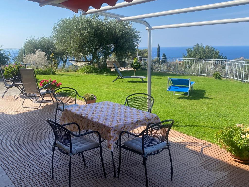 CASA VISTA MARE - Superb garden and Parking included
