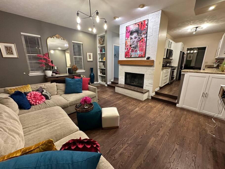 Treasure in Tremont! Sleeps 12!