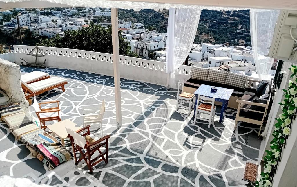 Vasiliki Skyros Castle View