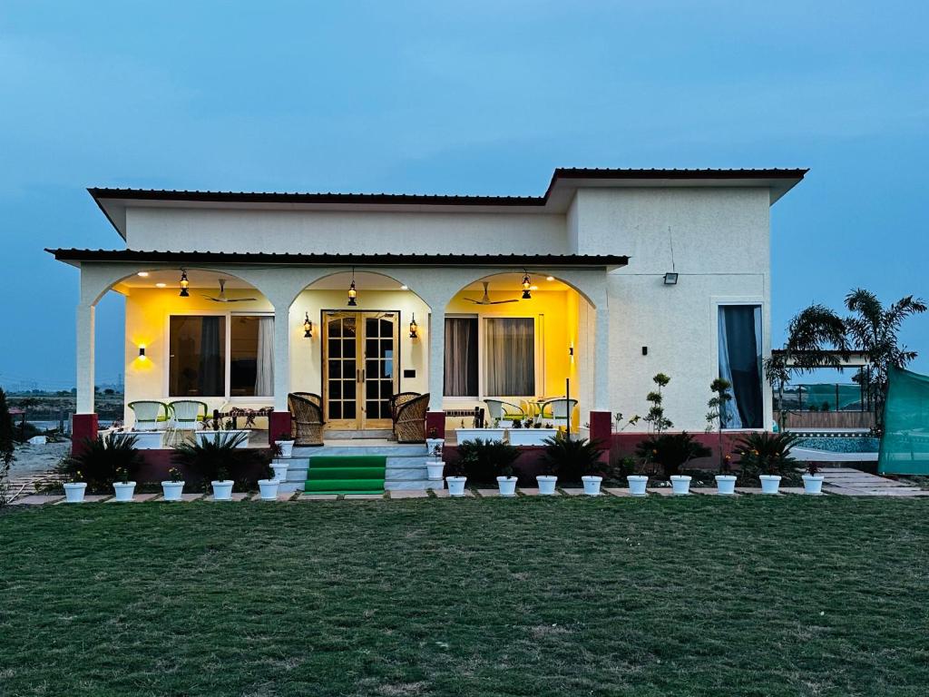 MH Farm 3bhk with Pool Party
