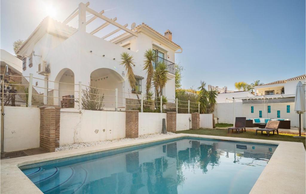 Awesome Home In Viuela With Outdoor Swimming Pool, Swimming Pool And 2 Bedrooms