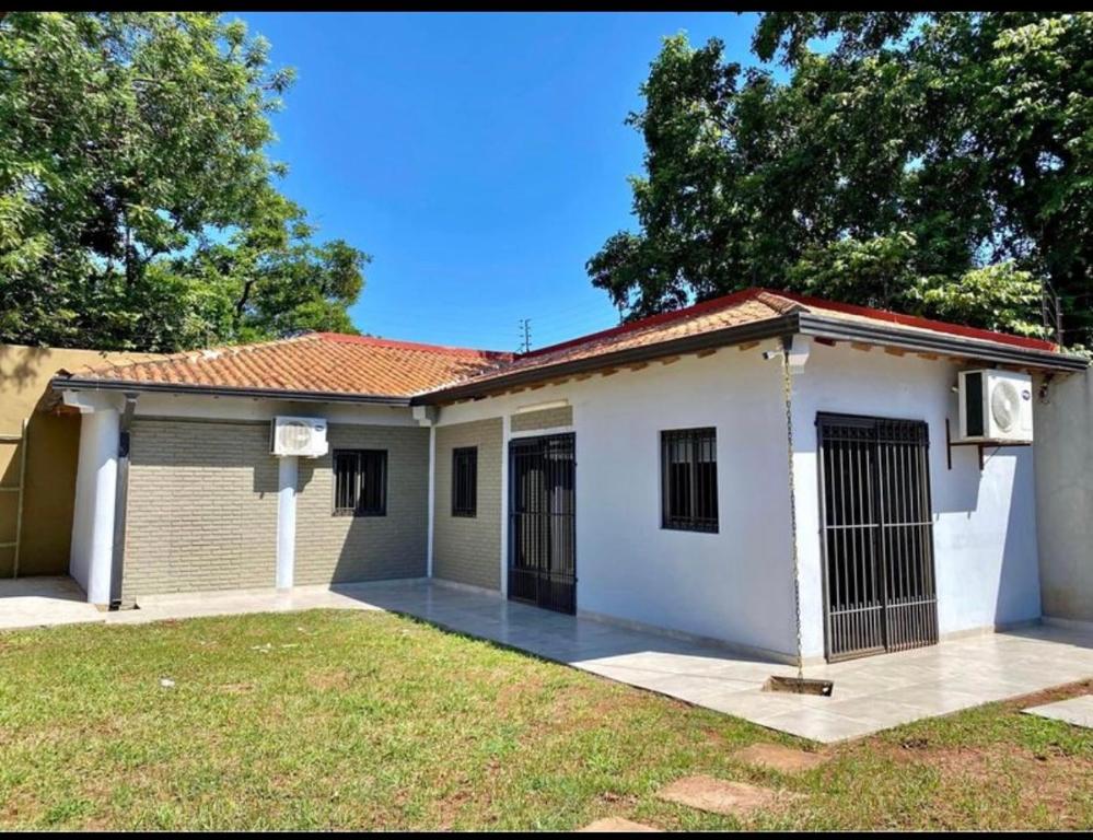 Casa en Encarnacion zona UNI