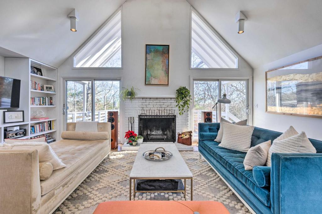 Chic East Hampton Retreat with Deck and View!