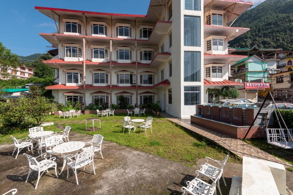 Meghavan Resort By DLS Hotels