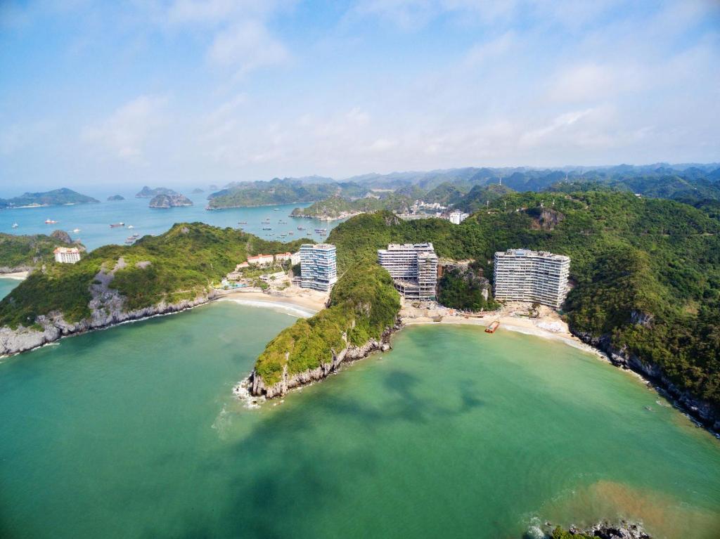 Flamingo Premium Cat Ba Beach Resort