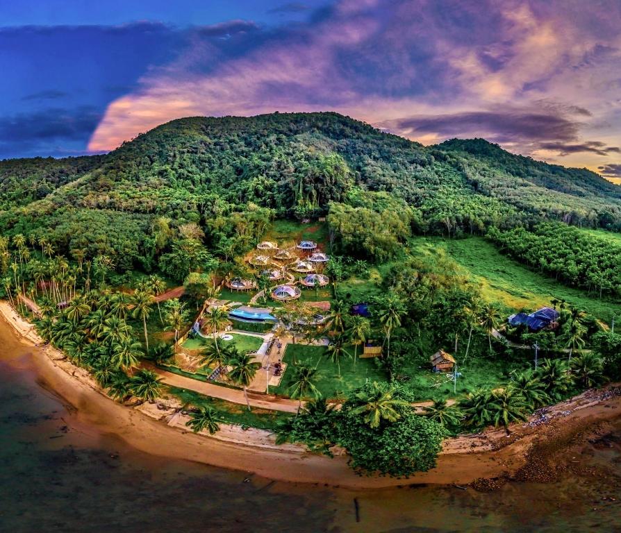 Jaiyen Eco Resort
