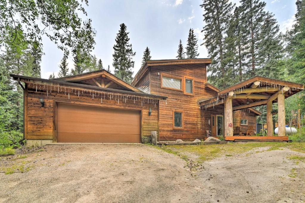 Dumont Cabin with Hot Tub - 22 Mi to Ski Slopes!