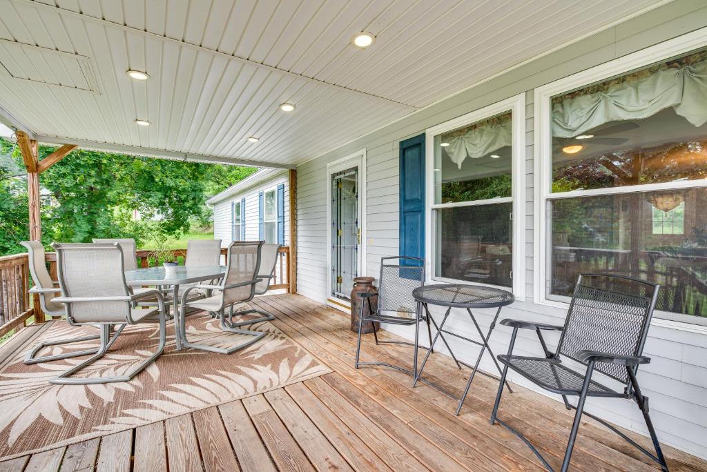 Charming Berwick Retreat with Gas Grill and Deck!
