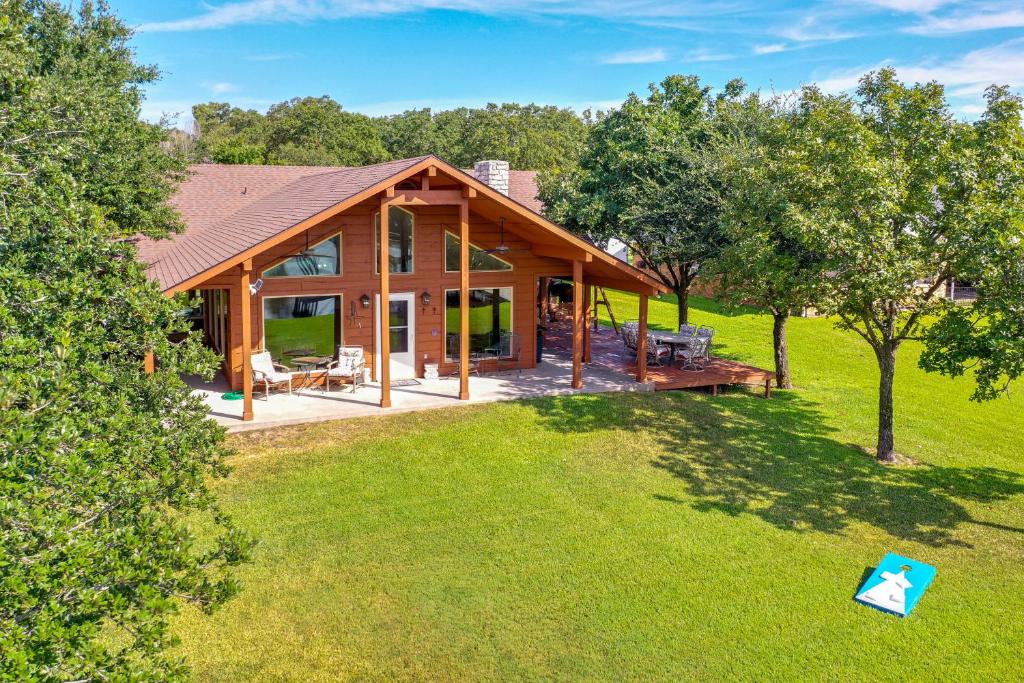 Spacious Retreat on Cedar Creek Reservoir with Dock!