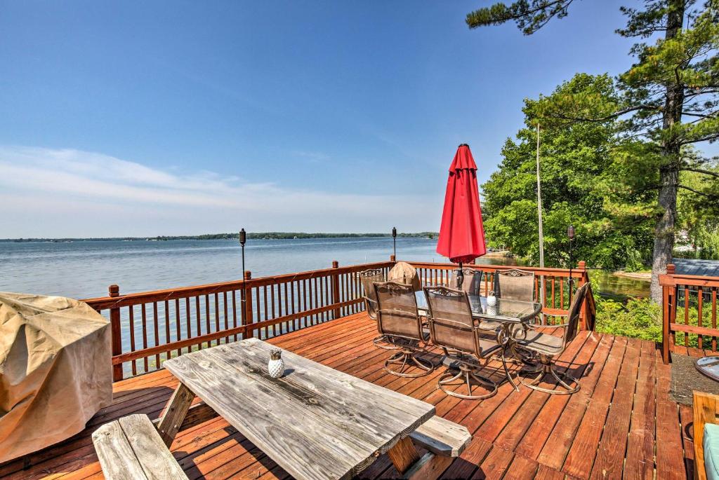 1000 Islands Cabin in Chippewa Bay cabin