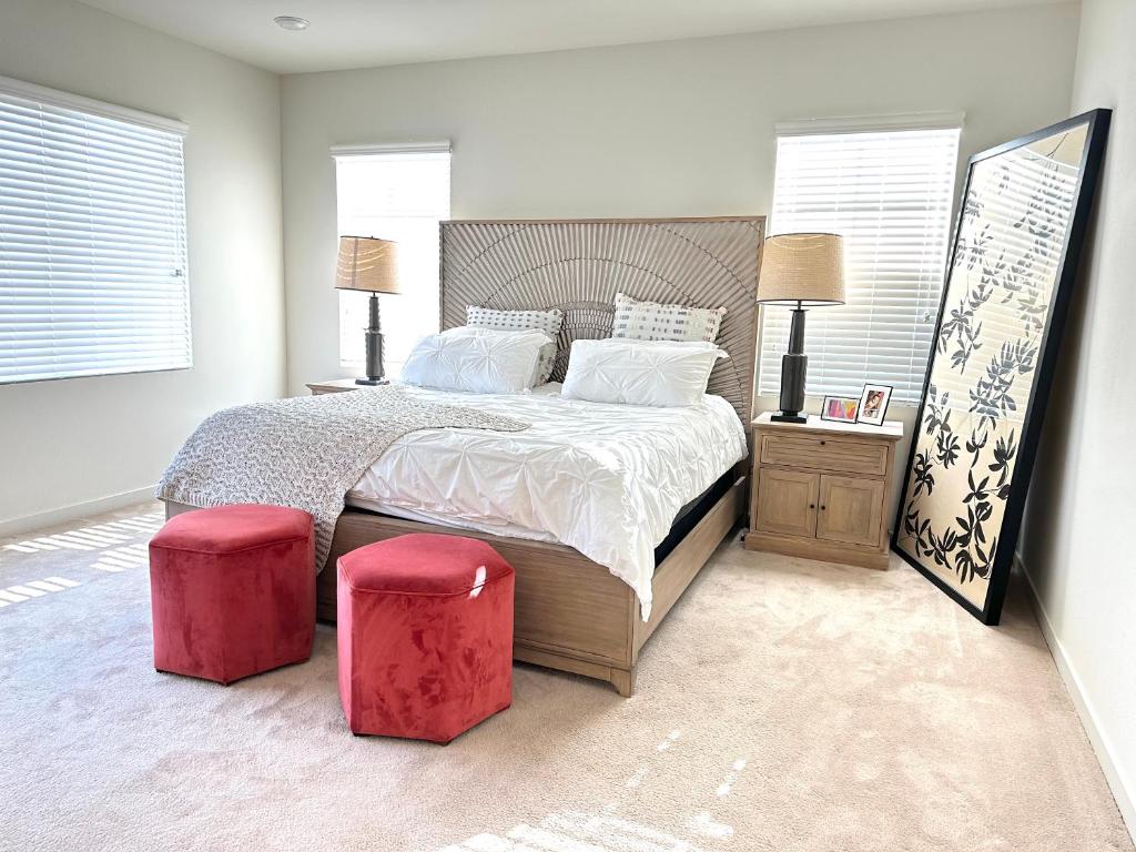 Ontario Mills & Claremont colleges single Villa