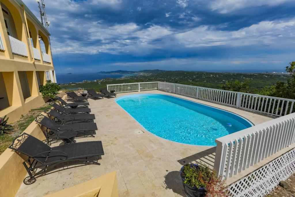 Fantasea On Top of the World 5 Bedrooms 3 Baths Private Pool