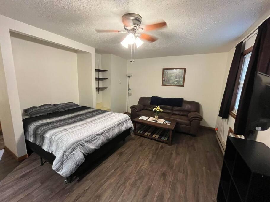 Tomah Apartment - 201 E Veterans Unit J
