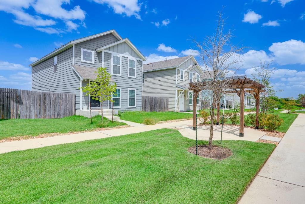 Pet-Friendly Kyle Home with Yard about 23 Mi to Austin!