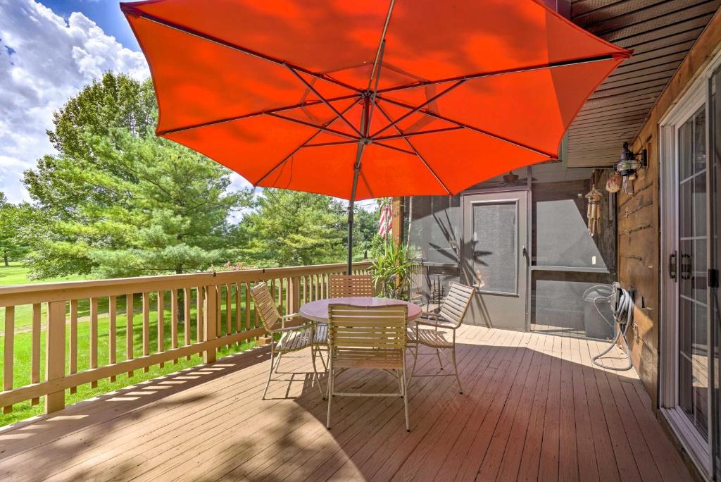 Updated Buckeye Lake Retreat with Game Room!