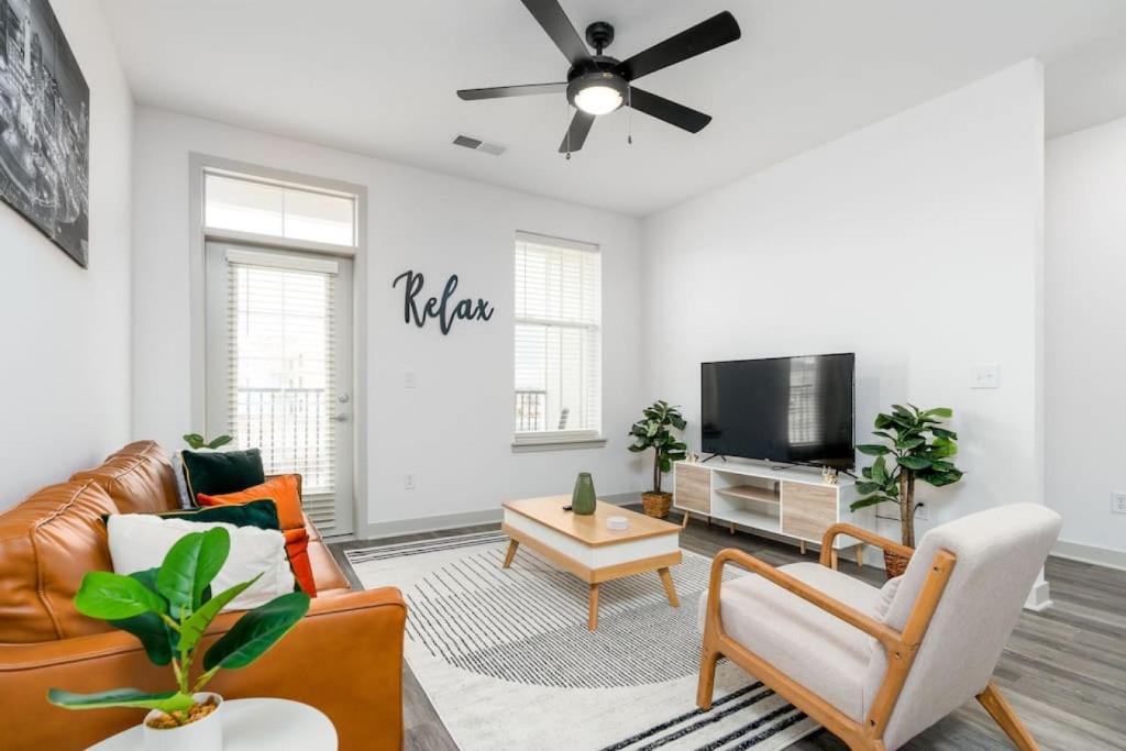 Luxurious 2-Bedroom, Whitestown
