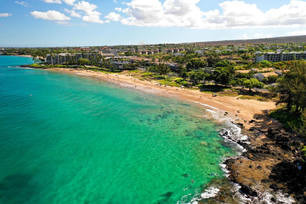 CampCar Maui Jeeps SUVs Hybrid Camper van Rentals with equipment and Travel Advice